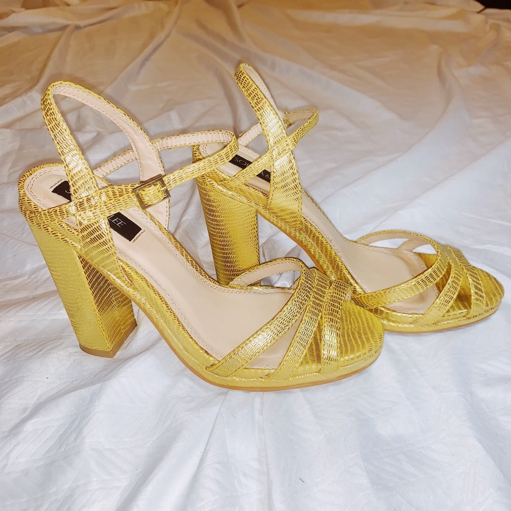 Sophia & Lee Gold Platform Sandals